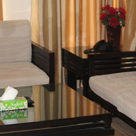 Hotel Vipul Grand Gurgaon Esterno foto