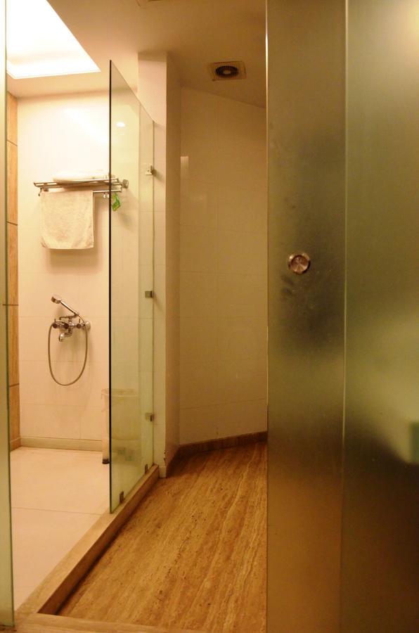 Hotel Vipul Grand Gurgaon Esterno foto