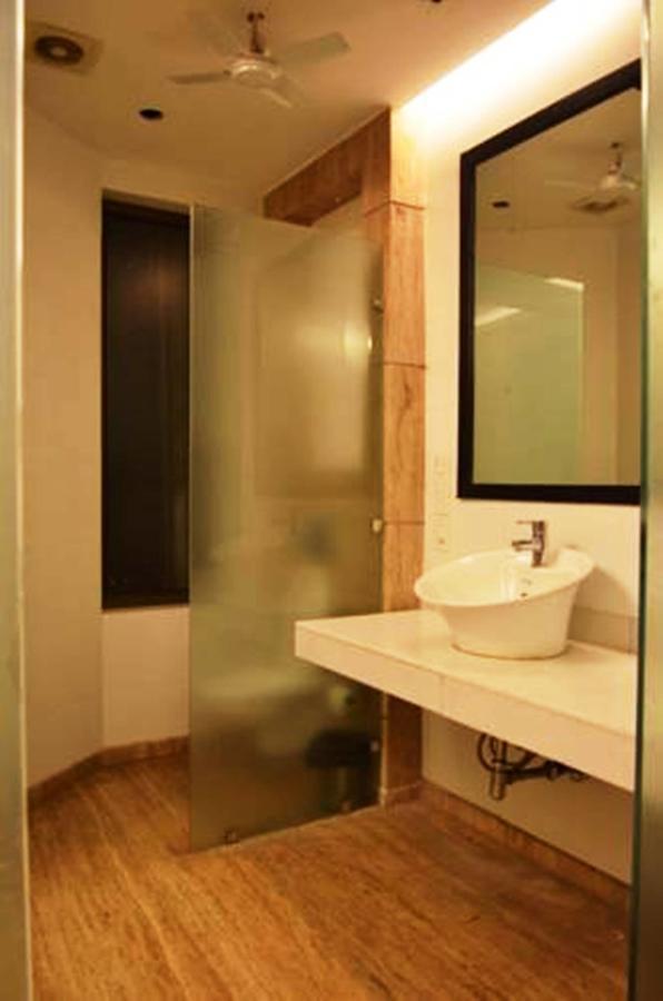 Hotel Vipul Grand Gurgaon Esterno foto