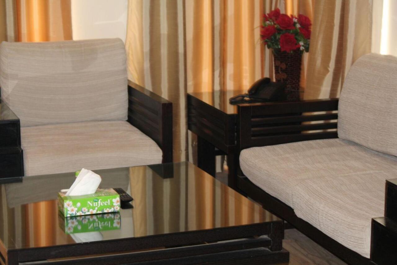 Hotel Vipul Grand Gurgaon Esterno foto